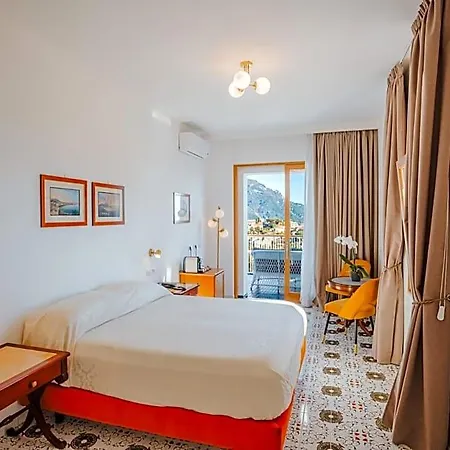 Zi'ntonio Hotel 3*